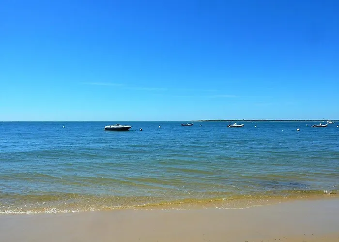 Centre: Beau Duplex T3 3* Avec Balcon, Parking, A Deux Pas De La Et Des Commerces - Fr-1-420-107 *