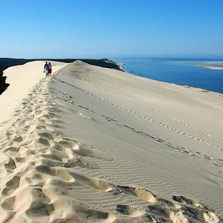 Centre: Beau Duplex T3 3* Avec Balcon, Parking, A Deux Pas De La Et Des Commerces - Fr-1-420-107 Apartment