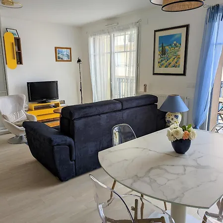 Centre: Beau Duplex T3 3* Avec Balcon, Parking, A Deux Pas De La Et Des Commerces - Fr-1-420-107