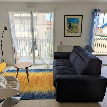 Centre: Beau Duplex T3 3* Avec Balcon, Parking, A Deux Pas De La Et Des Commerces - Fr-1-420-107