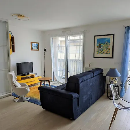 アパート Centre: Beau Duplex T3 3* Avec Balcon, Parking, A Deux Pas De La Et Des Commerces - Fr-1-420-107