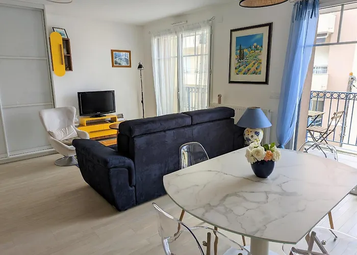 Centre: Beau Duplex T3 3* Avec Balcon, Parking, A Deux Pas De La Et Des Commerces - Fr-1-420-107